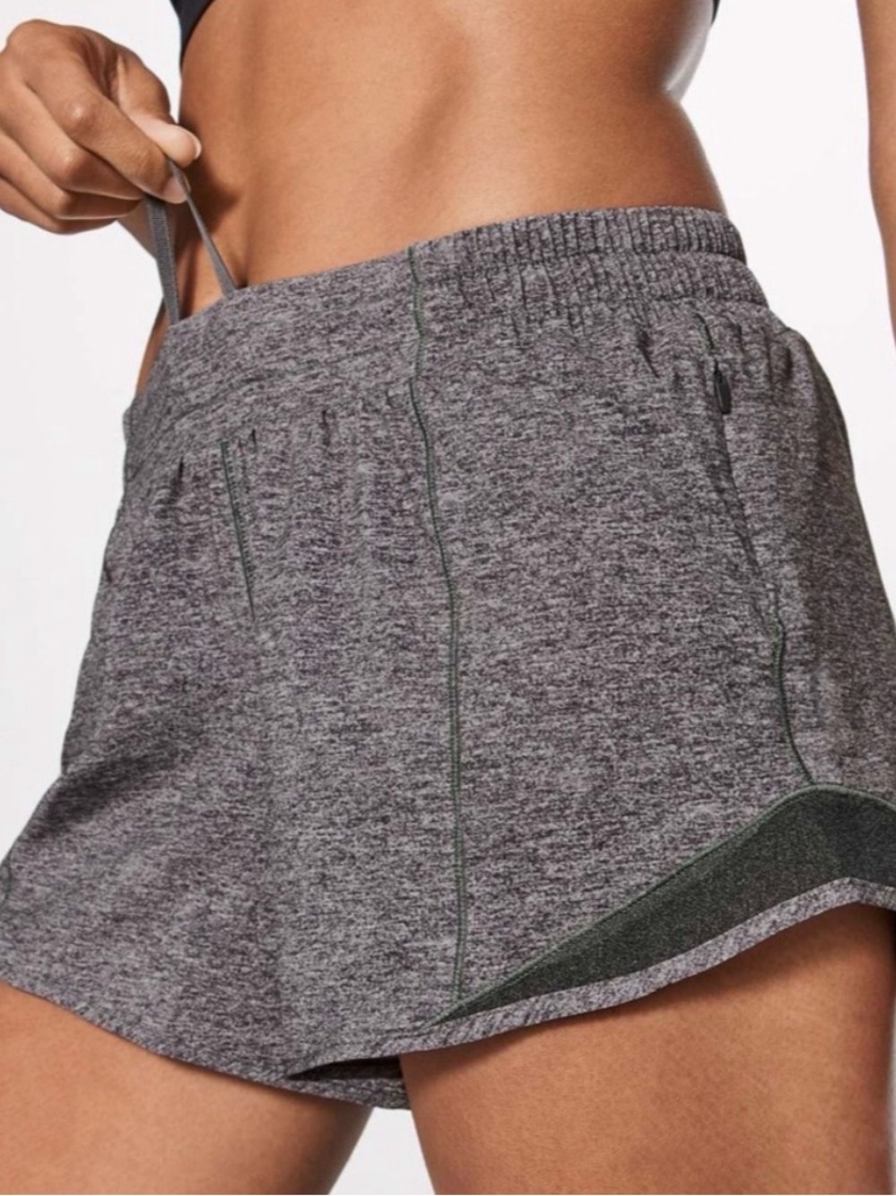 Lululemon Hotty Hot Short II Long 4” Heathered Black Grey Women’s Shorts Size 6